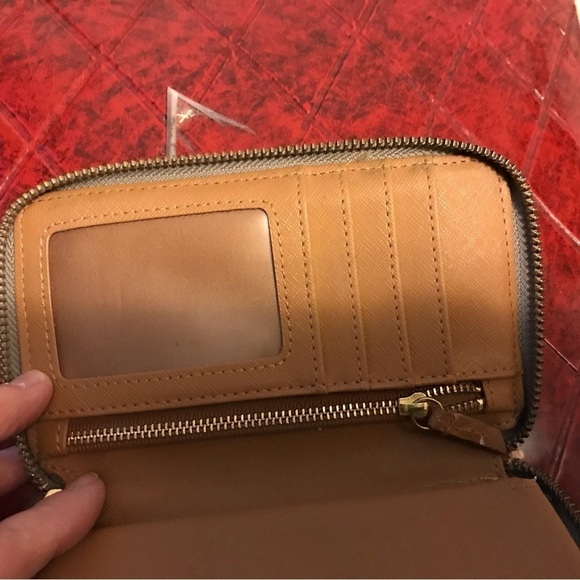 Fossil Small Zip Around Wallet - Picture 8 of 10